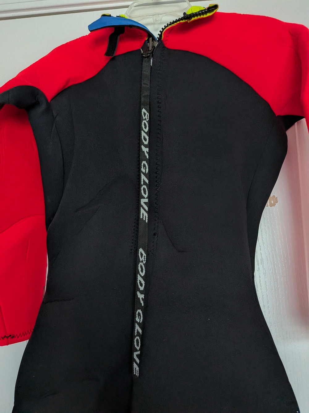 Body Glove Youth Black and Red Wetsuit with Branded Zip